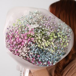 Букет из радужной гипсофилы